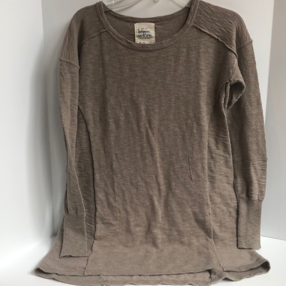 Between me & you light weight textured tunic size XS